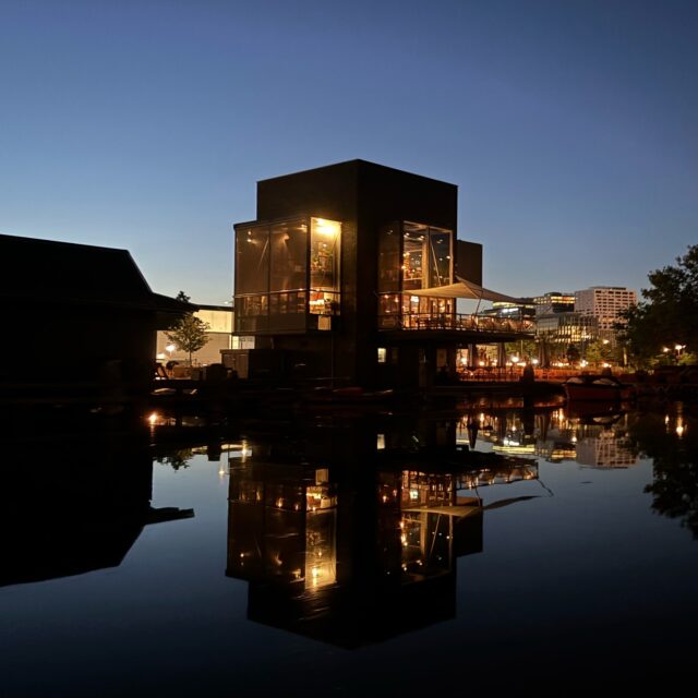 Vier de feestdagen in stijl met een heerlijk kerstmenu aan het water! 🎁
🎄 Vier kerst bij Fico 🎄
Van 24 t/m 27 december serveren we een feestelijk 5- of 6-gangen kerstmenu, inclusief amuses om de avond mee te beginnen!
Op 25 december serveren we een speciaal 5-gangen kerstlunchmenu voor €64,- per persoon, eveneens inclusief amuses om mee te beginnen.
Fico is gesloten van 28 december t/m 1 januari. ✨
Reserveren kan nu via onze website.