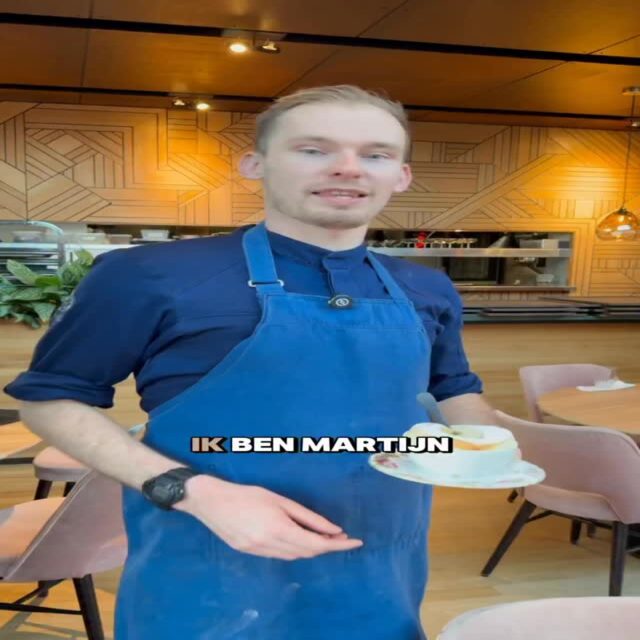 Tonkaboon & pistache in een luchtige soufflé ✨ Wanneer kom jij ‘m proeven bij Fico? #fico #ficoutrecht #souffle