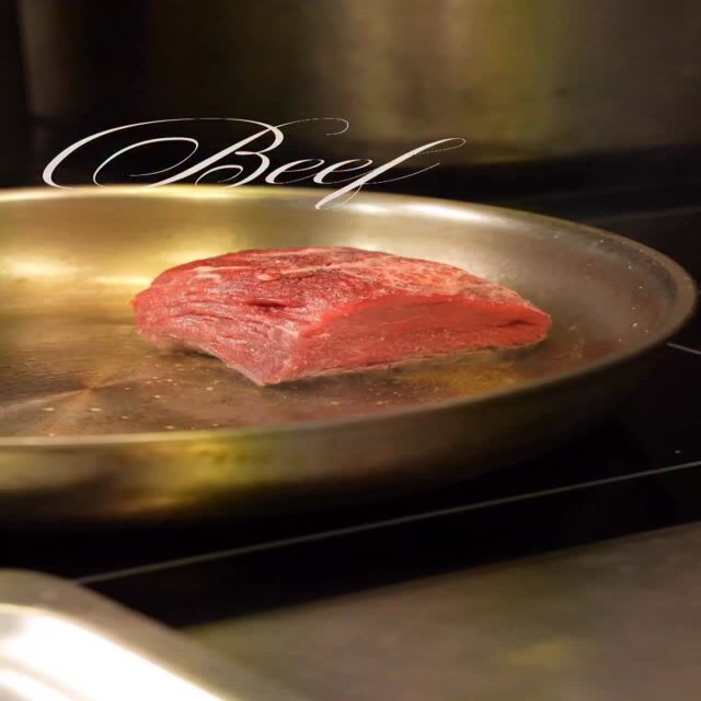 Beef Wellington! Volle smaken, pure verwennerij. 🍷