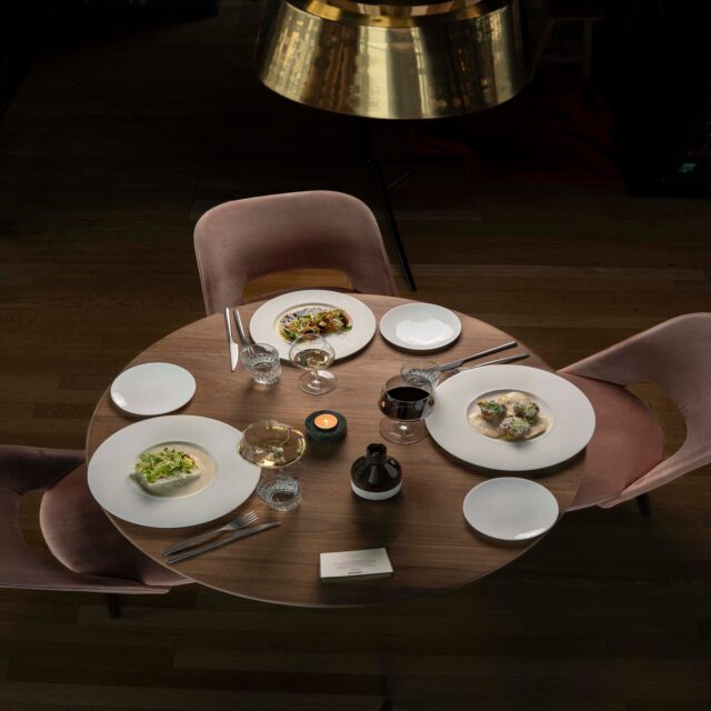 Een avond Fico begint met één keuze: wanneer kom je langs?
Reserveer je tafel en laat je verrassen door verfijnde smaken aan het water.