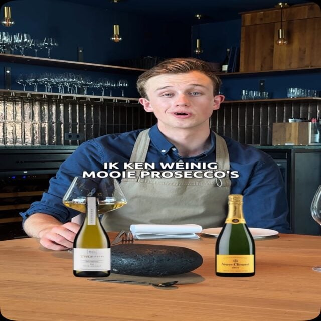 Dit of dat, maar dan met wijn. 🍷
Steeds twee verschillende wijnen tegenover elkaar en maar één keuze mogen maken. Ga je voor de bekende favoriet of laat je je toch verrassen door iets anders?
Gelukkig hoef je bij Fico niet altijd te kiezen. Kom langs en ontdek onze uitgebreide wijnselectie.
#fico #wijn #wijnliefhebber