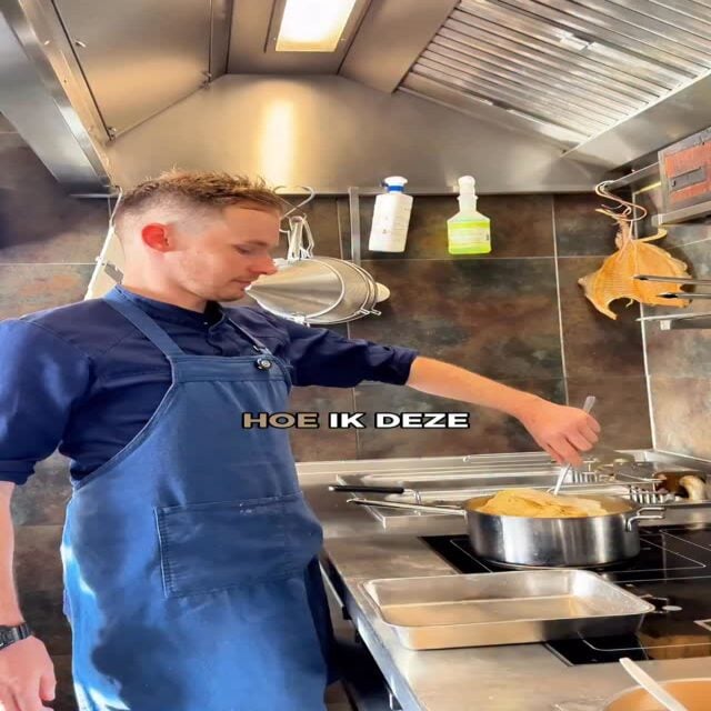 Bloemkool, maar dan zoals je ’m nog nooit hebt geproefd 👀 

Langzaam gesmoord in beurre noisette, waardoor elke roos boterzacht wordt en vol smaak zit. Simpel, puur en zó goed. Wanneer kom jij onze gesmoorde bloemkool proeven? 

#fico #bloemkool #utrecht