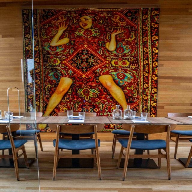 Een inspirerende omgeving maakt het verschil.

Onze privé vergaderruimtes bieden rust, veel daglicht en een warme sfeer, perfect voor meetings, presentaties of zakelijke diners.

En natuurlijk is het mogelijk om dat te combineren met een verfijnde lunch of een avond vol mooie gangen.

Neem contact met ons op om de mogelijkheden te bespreken.