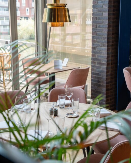 Fico aan de Veilinghaven! Kies uit een drie-, vier- of vijfgangen keuzemenu dat verrast met klassieke technieken, royale smaken en een moderne twist.